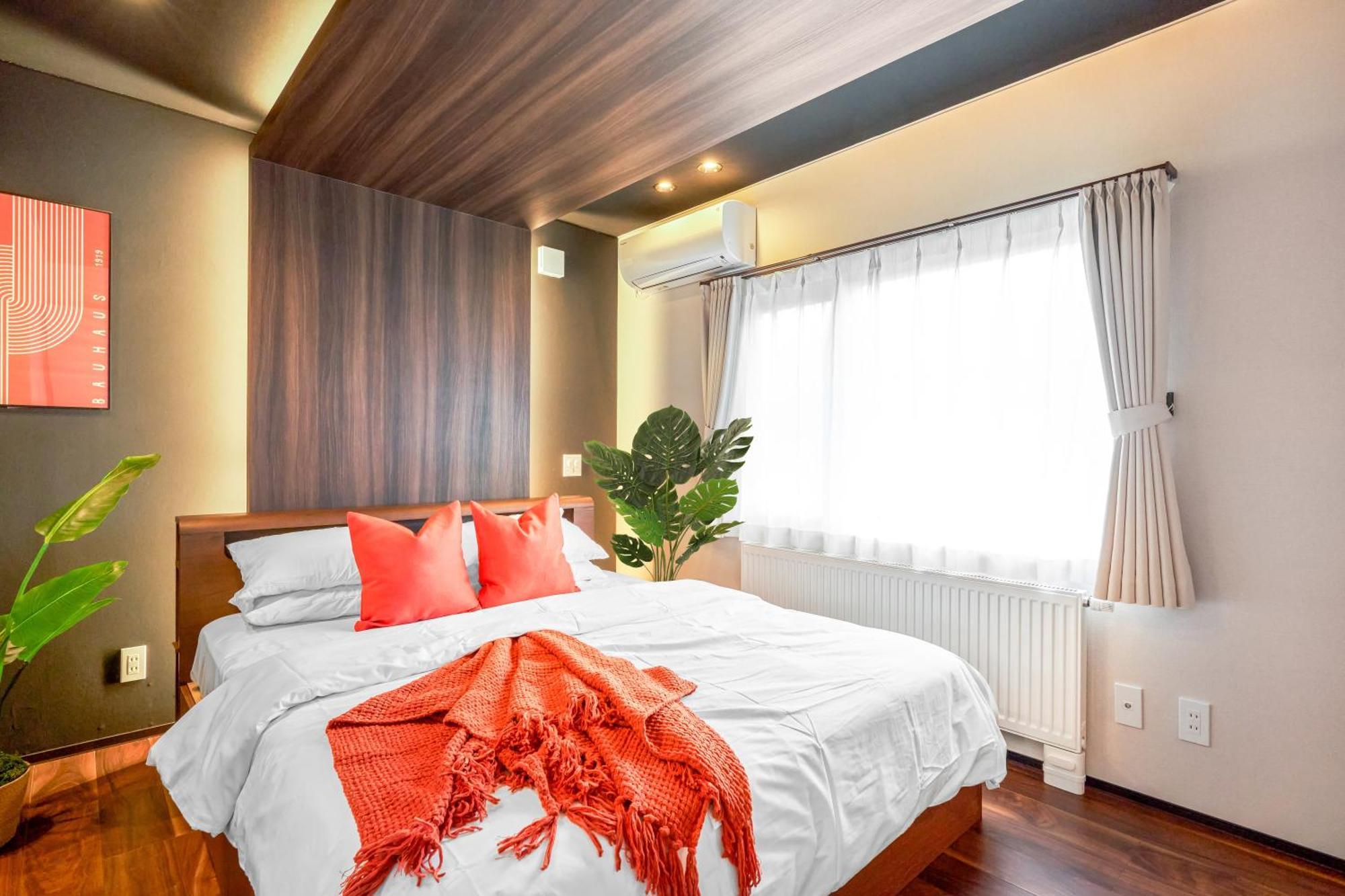 度假居 Location Lux Home, 2 Blocks To Sbwy, Sleeps 9 扎幌